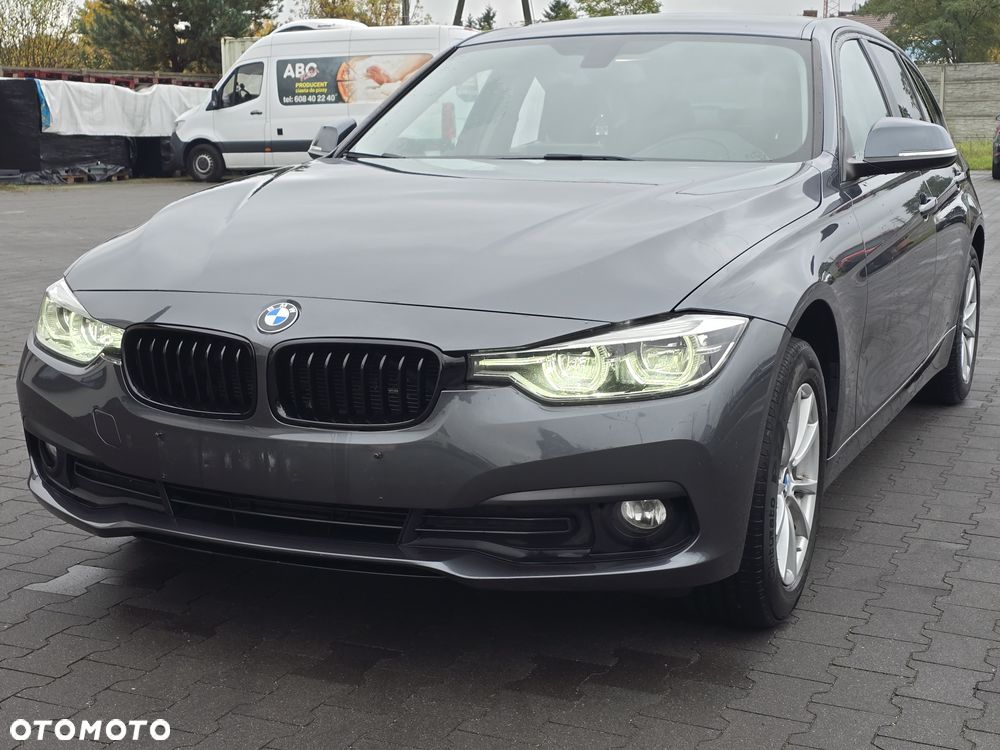 BMW Seria 3 318d Touring Sport Line - 2