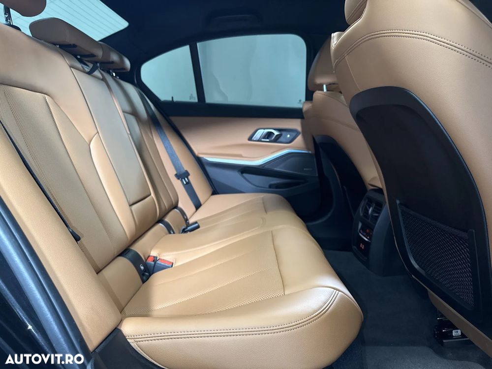 BMW Seria 3 320i xDrive AT - 13