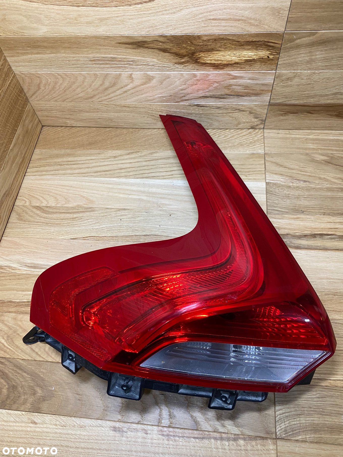 VOLVO V40 LAMPA TYLNA LEWA 31395478 - 11