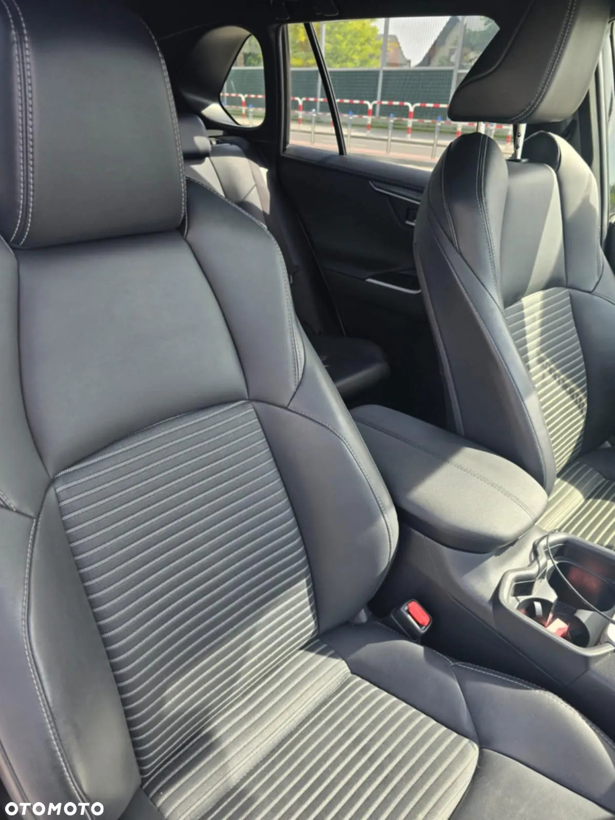 Toyota RAV4 - 4