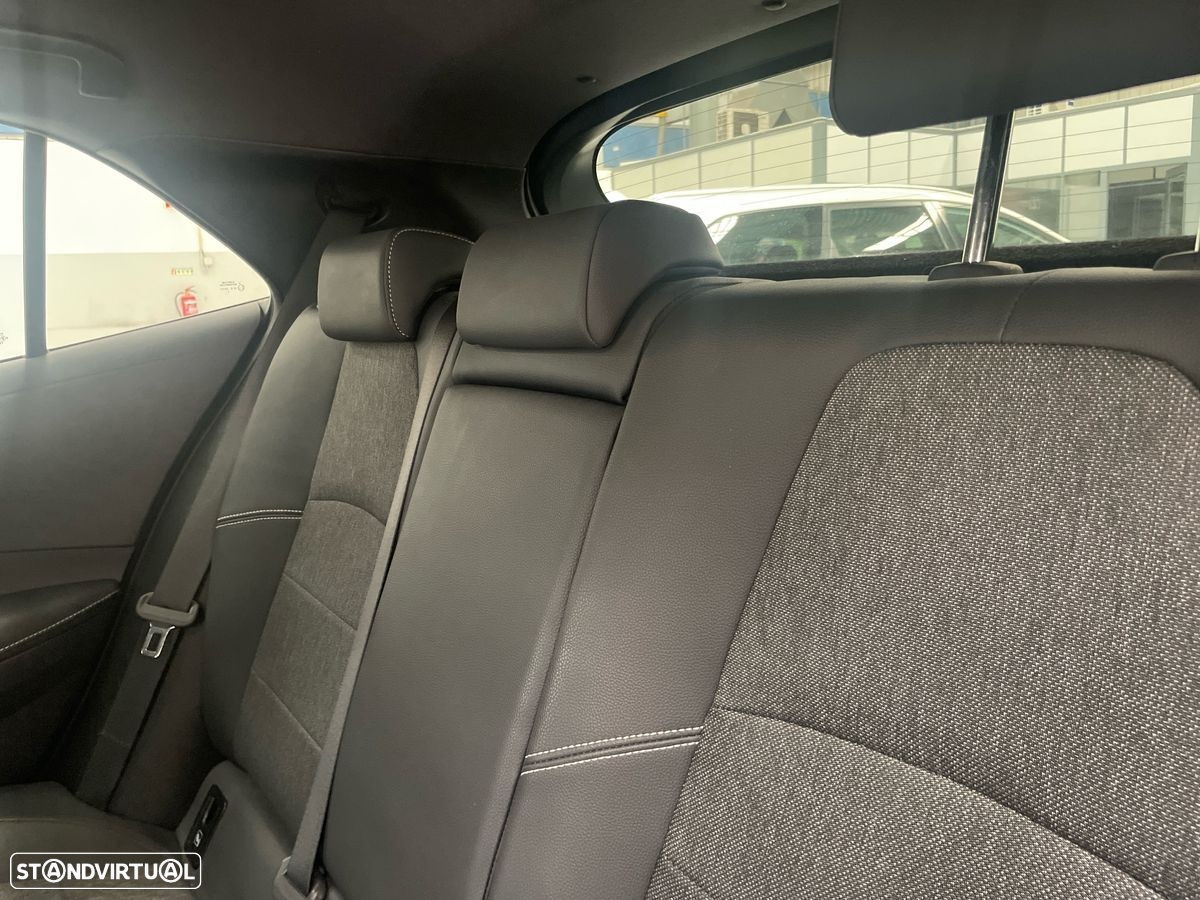 Toyota Corolla 1.8 Hybrid Comfort Plus - 8