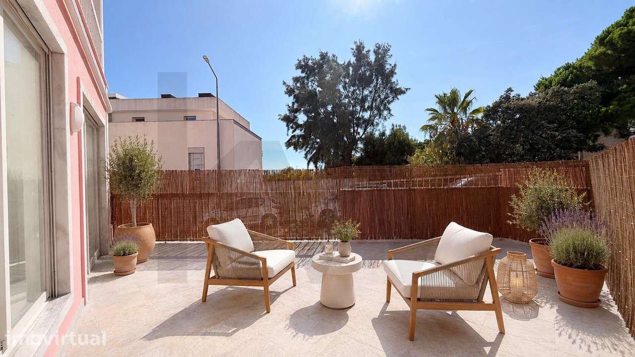 T1 renovado, terraço privativo e garagem | Centro da Parede - Grande imagem: 2/38
