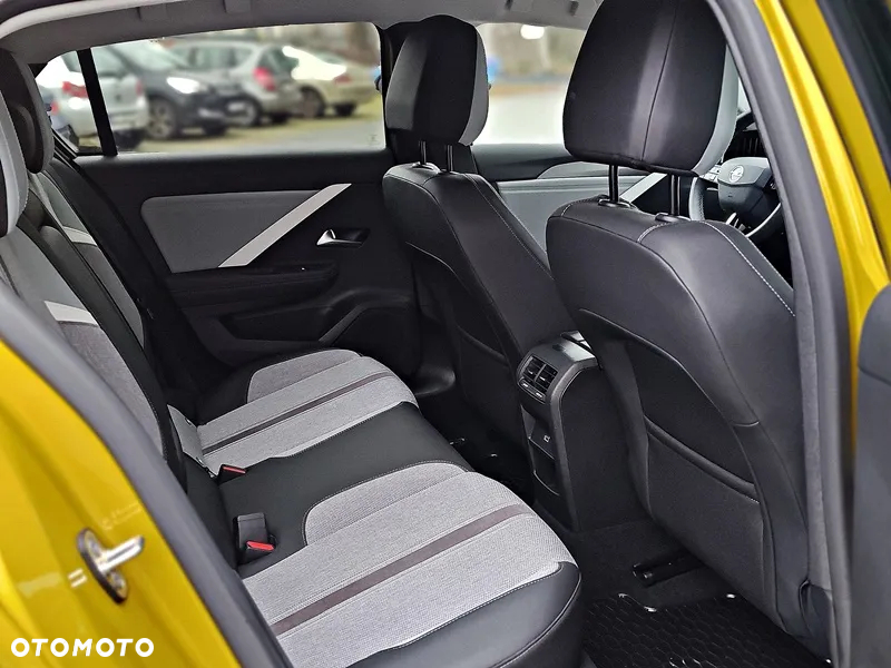 Opel Astra V 1.2 T Ultimate S&S - 19