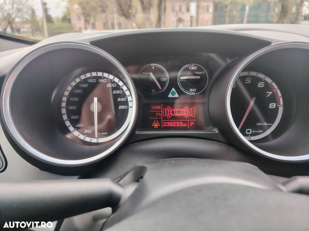Alfa Romeo Giulietta 1.8 TBi 16V TCT Quadrifoglio Verde - 11