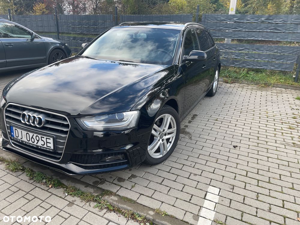 Audi A4 Avant 2012 photo 2
