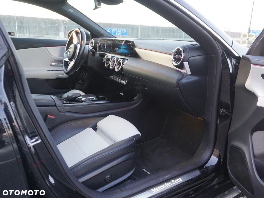 Mercedes-Benz CLA 200 AMG Line 7G-DCT - 22