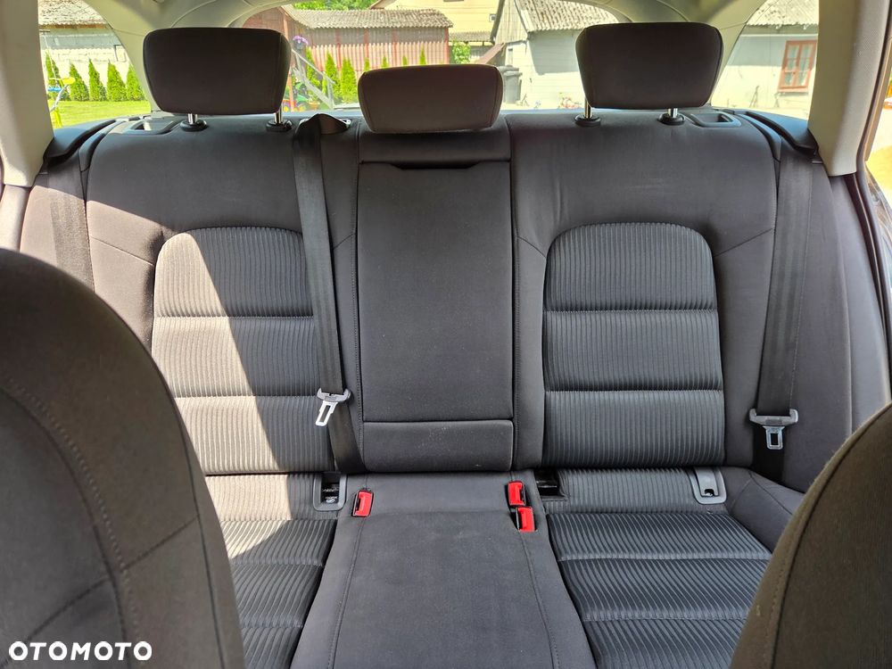 Audi A4 Avant 2.0 TDI - 10
