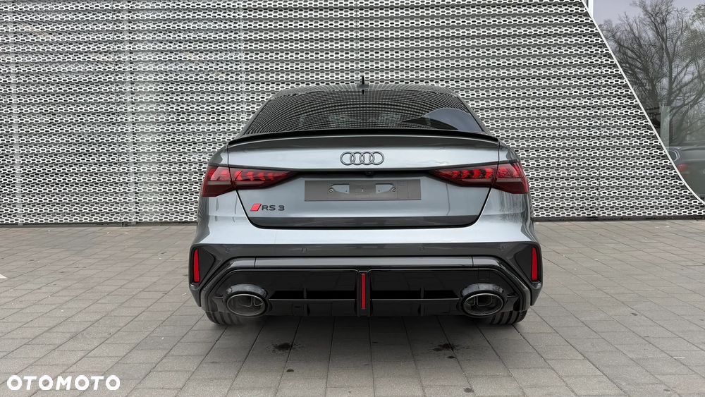 Audi RS3 Limousine - 6