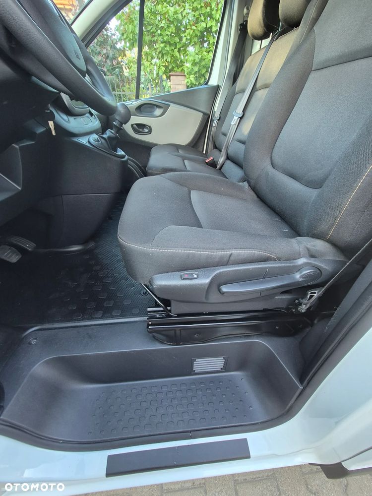 Renault Trafic 2019r Long 150Tys km Full Klima Navi Kamera Super stan - 16