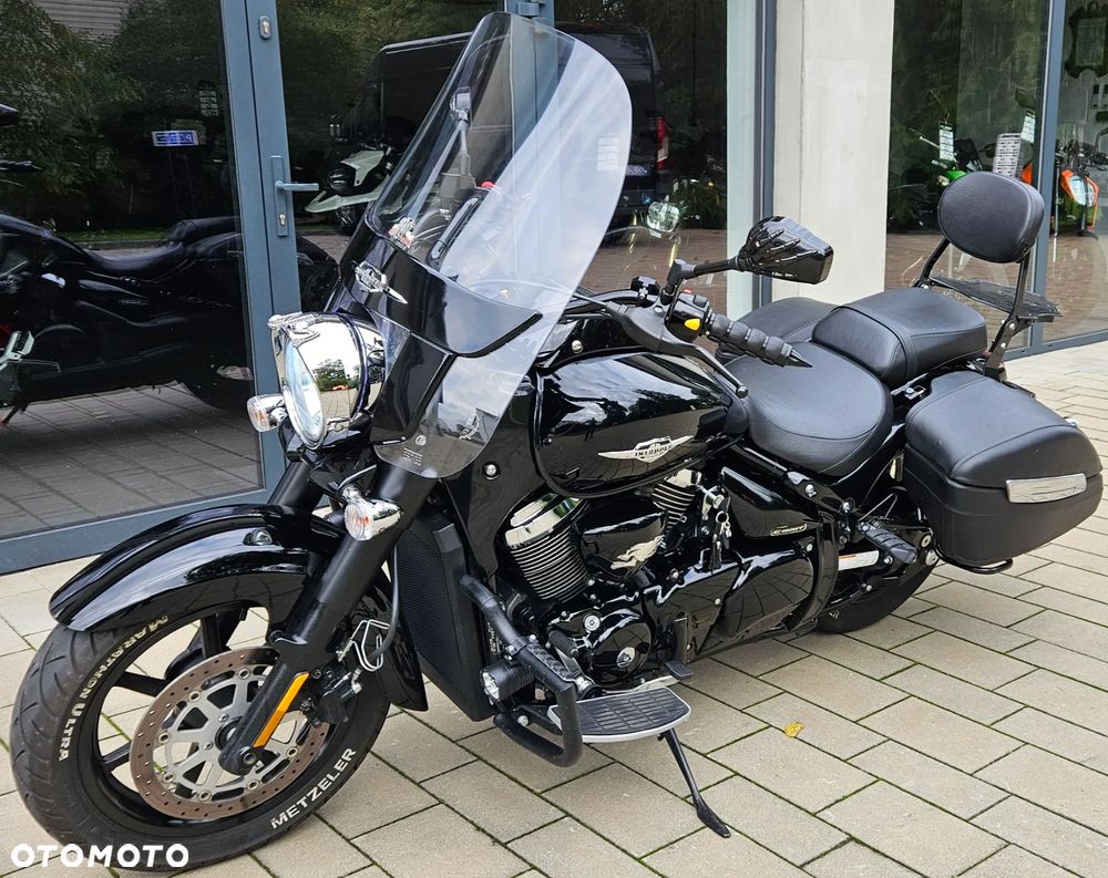 Suzuki Intruder - 10