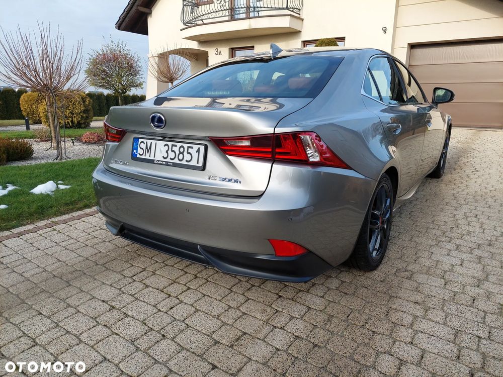 Lexus IS 300h F Sport - 6