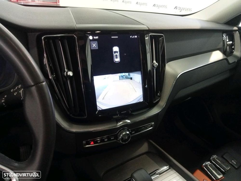 Volvo XC 60 2.0 T6 PHEV Plus Dark AWD - 8