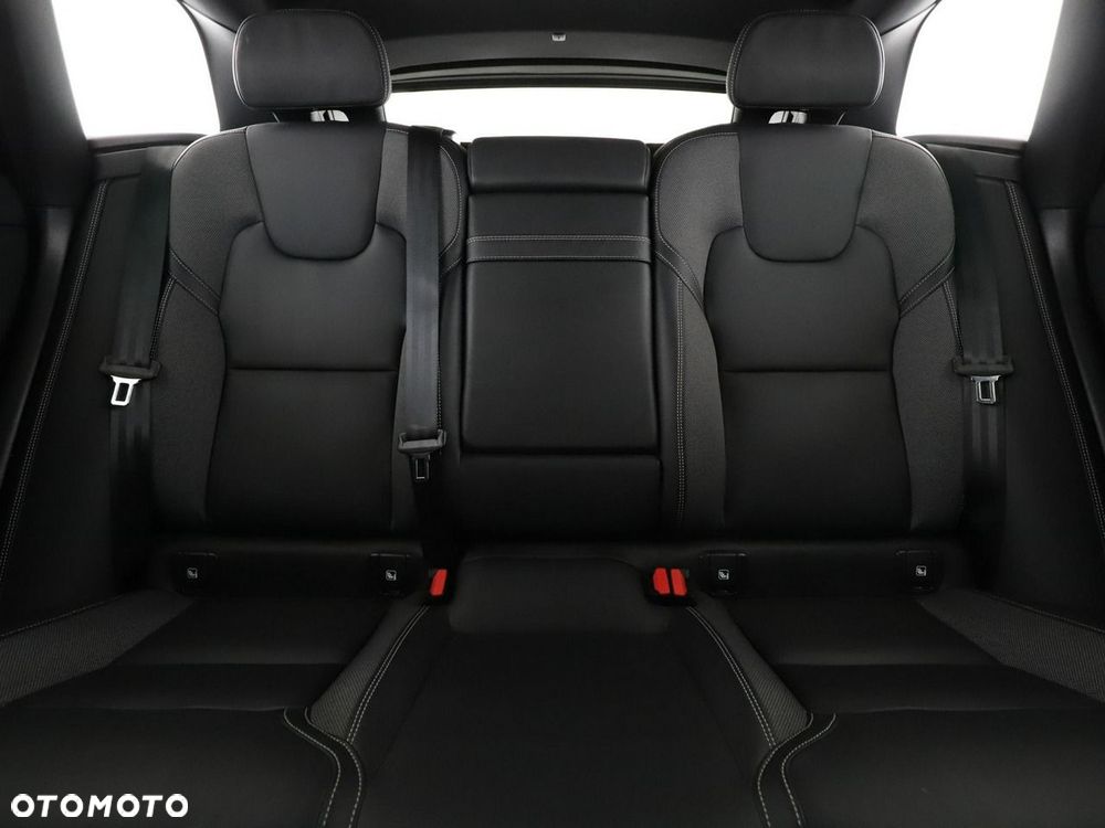 Volvo XC 60 B4 D R-Design - 19