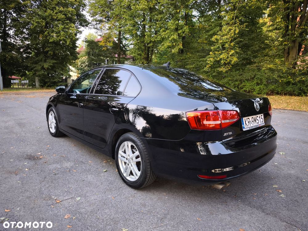 Volkswagen Jetta 2.0 Base - 3