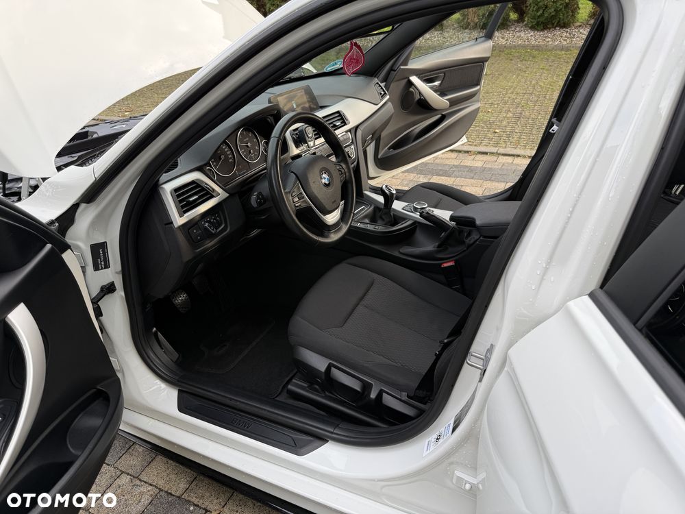 BMW Seria 3 316d M Sport - 12