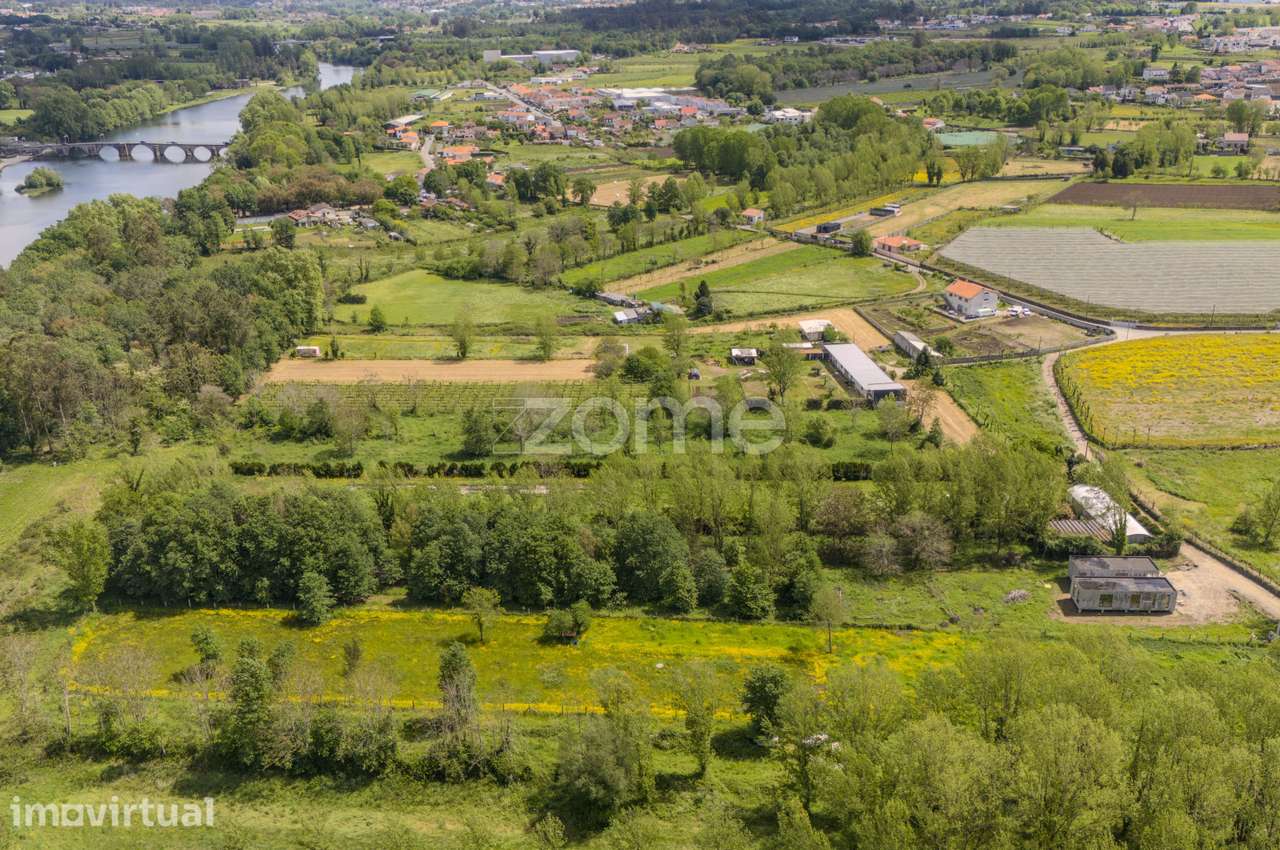 Terreno, 6 300 m², Merelim (São Paio), Panoias e Parada de Tibães - Grande imagem: 4/15