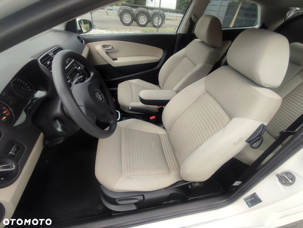 Volkswagen Polo - 13