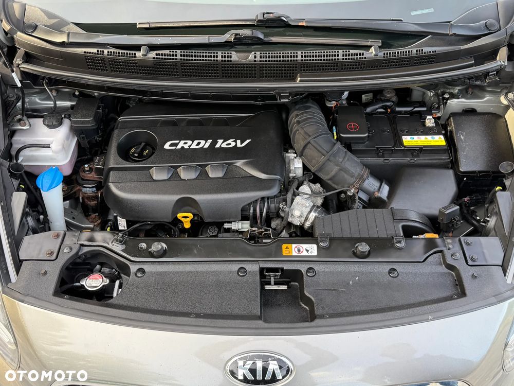 Kia Carens 1.7 CRDi XL 7os - 11