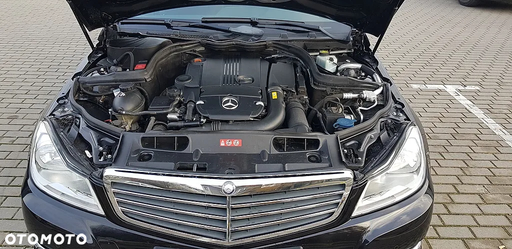 Mercedes-Benz Klasa C 180 T CGI BlueEFFICIENCY - 19