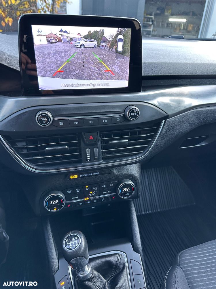 Ford Focus 2.0 EcoBlue Start-Stopp-System TITANIUM X - 28