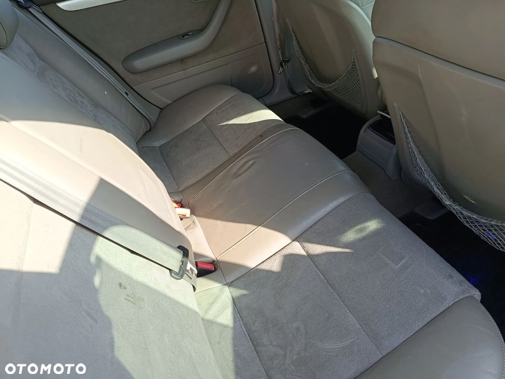 Audi A4 Limousine 2.0T FSI Quattro - 13