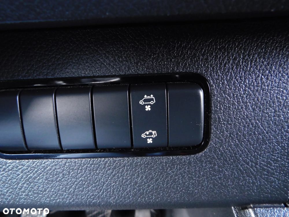 Mercedes-Benz Sprinter - 11