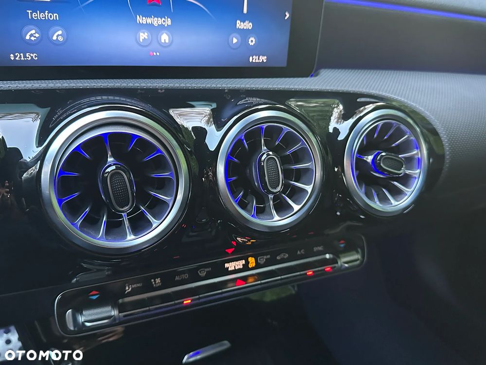 Mercedes-Benz CLA 200 AMG Line 7G-DCT - 22