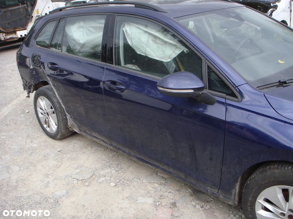 Volkswagen Golf - 4