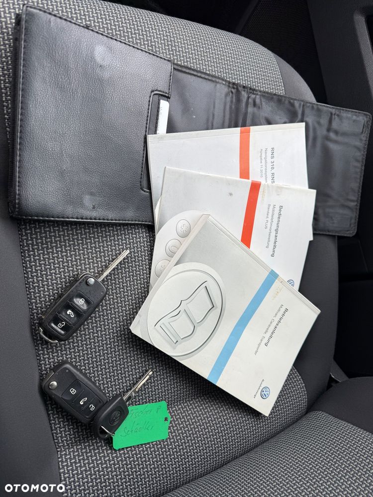 Volkswagen Caravelle - 38