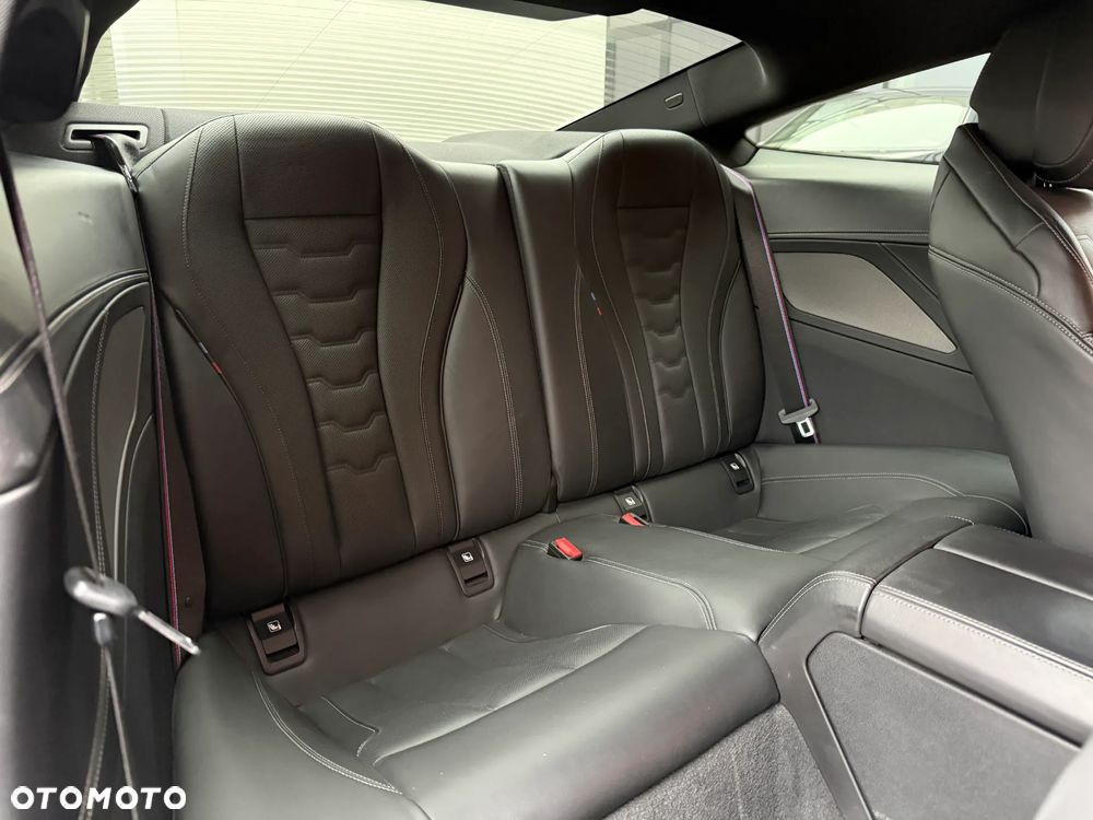 BMW Seria 8 - 13