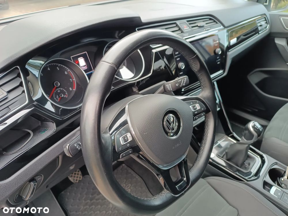 Volkswagen Touran 1.5 TSI EVO Highline - 19