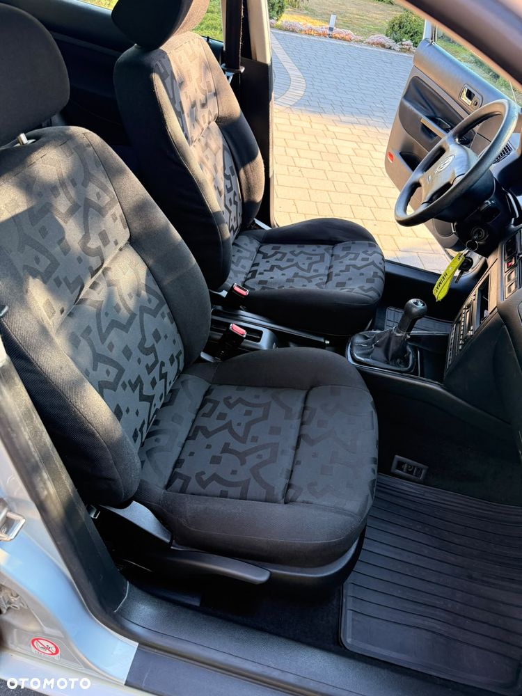 Volkswagen Golf 1.6 - 15
