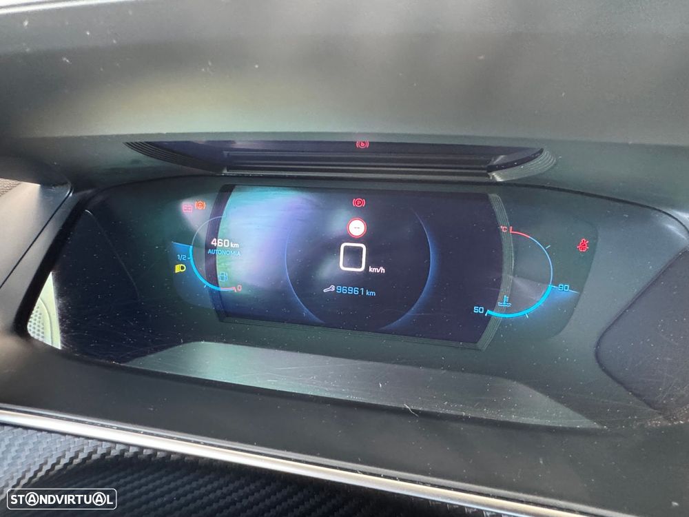 Peugeot 2008 1.5 BlueHDi Allure Pack - 11