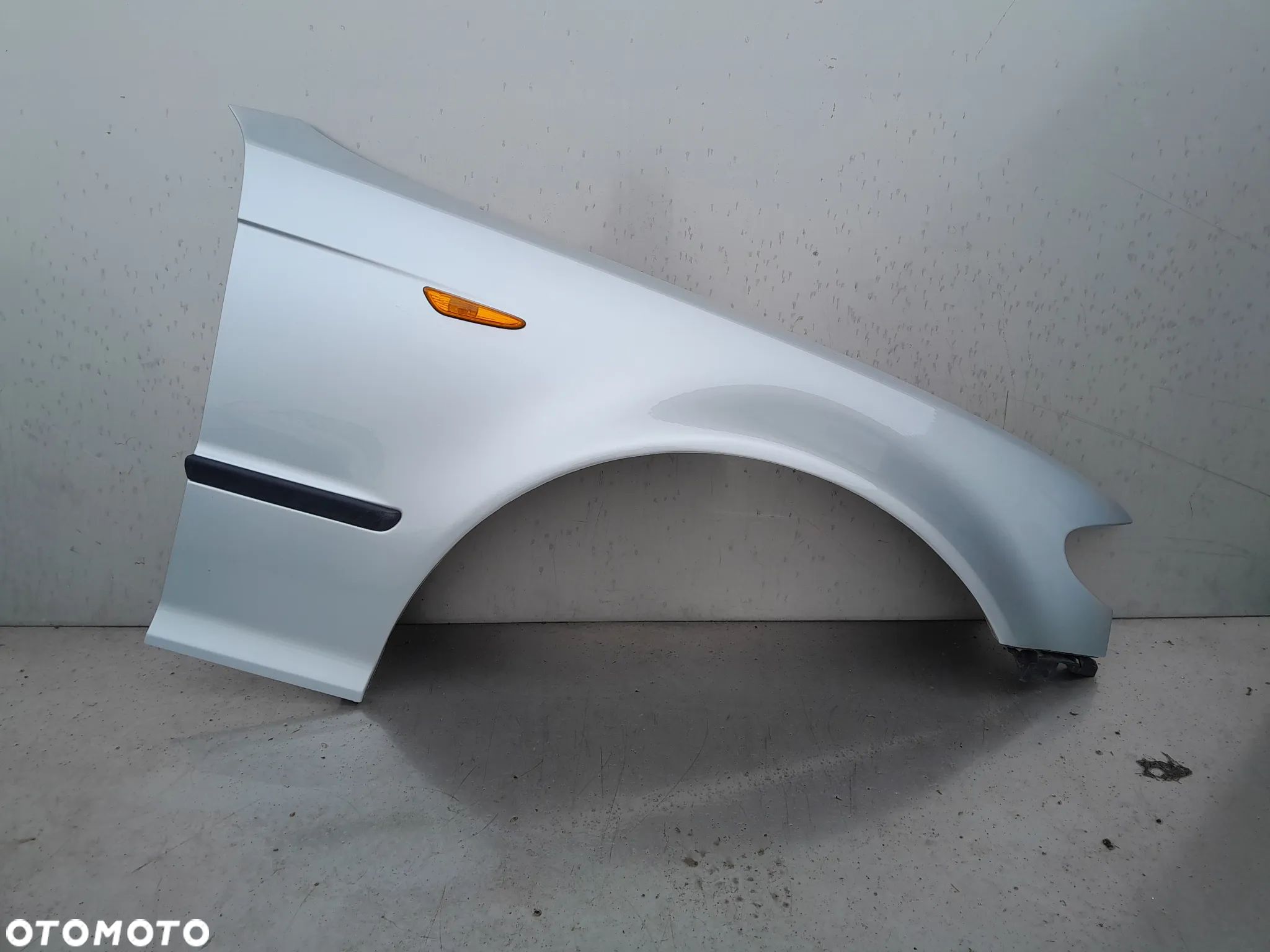 błotnik BMW E46 lift TITAN SILBER 354/7 - 1