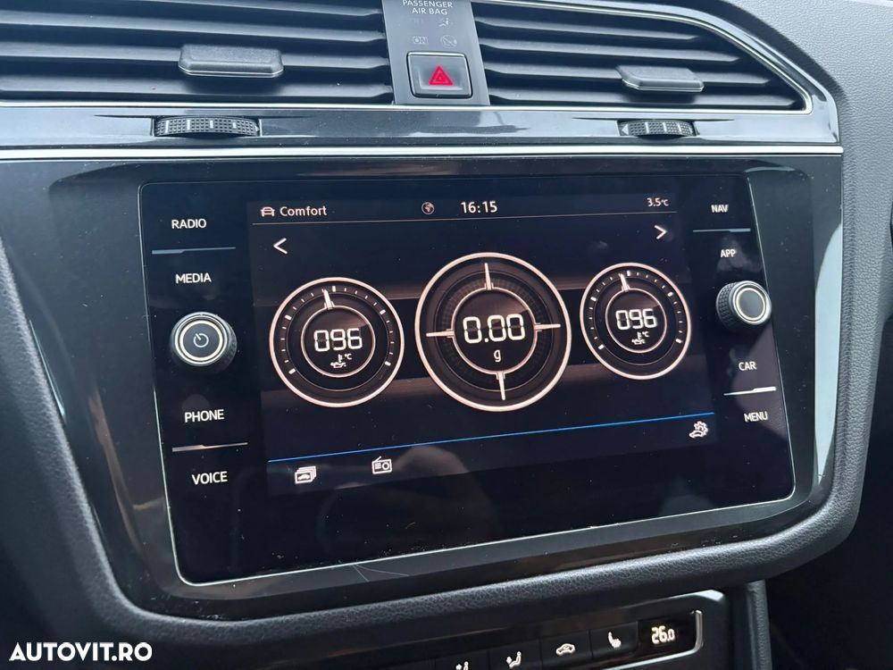 Volkswagen Tiguan - 12