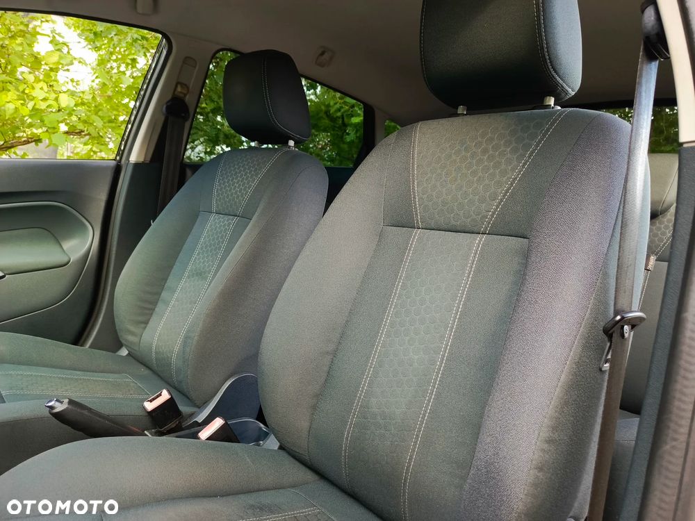 Ford Fiesta 1.25 Ambiente - 30