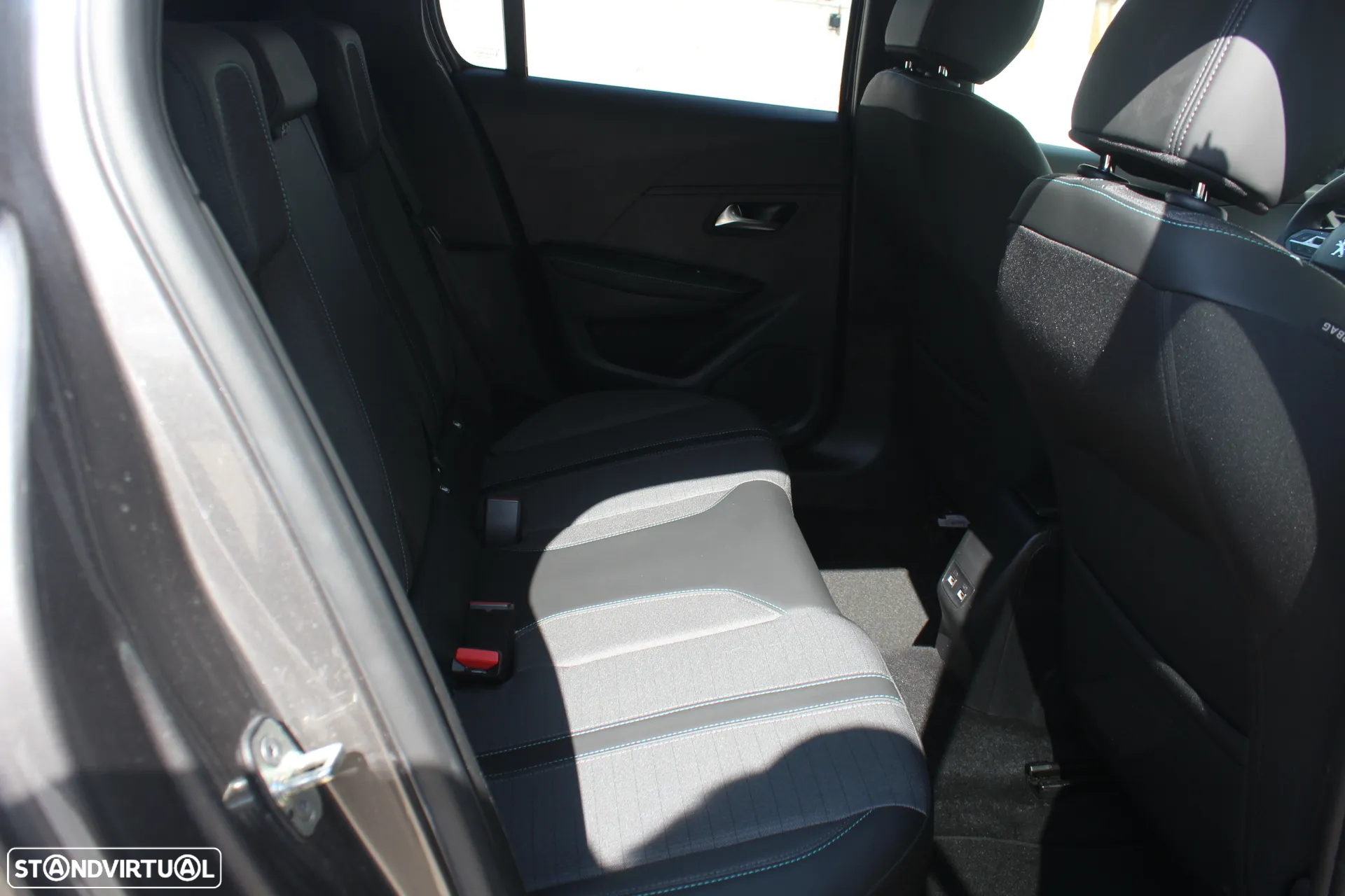 Peugeot 208 PureTech 100 Allure - 16