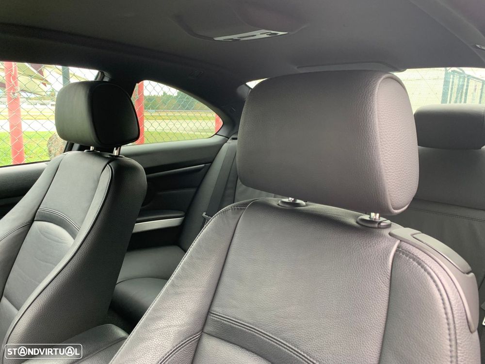 BMW 320 d Coupe Edição M - 22