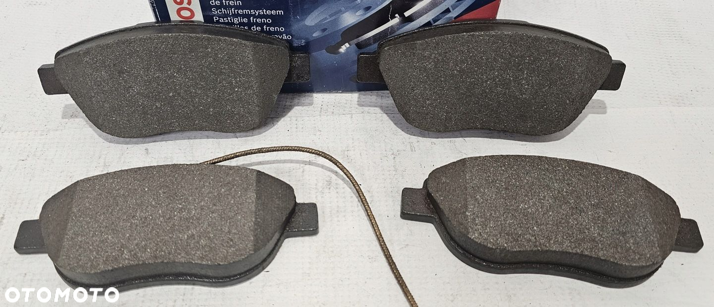 NOWE KLOCKI HAMULCOWE PRZÓD ABARTH / FIAT / LANCIA - 0986424596 - 3