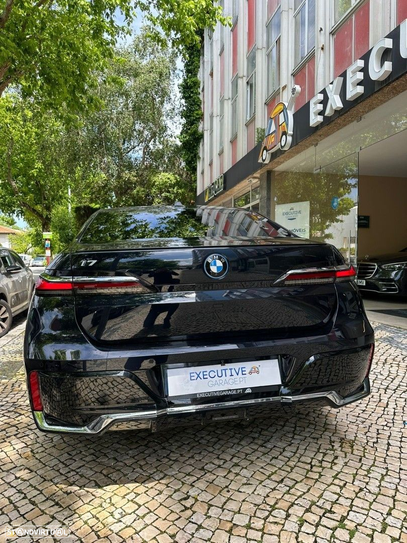 BMW i7 xDrive60 Pack Desportivo M - 6