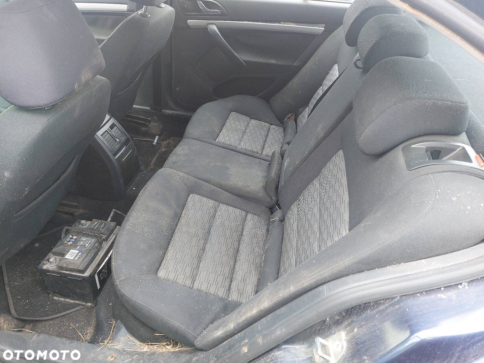 FOTELE KOMPLET KANAPA TYŁ BOCZKI SKODA OCTAVIA II LIFT HB 5D - 5