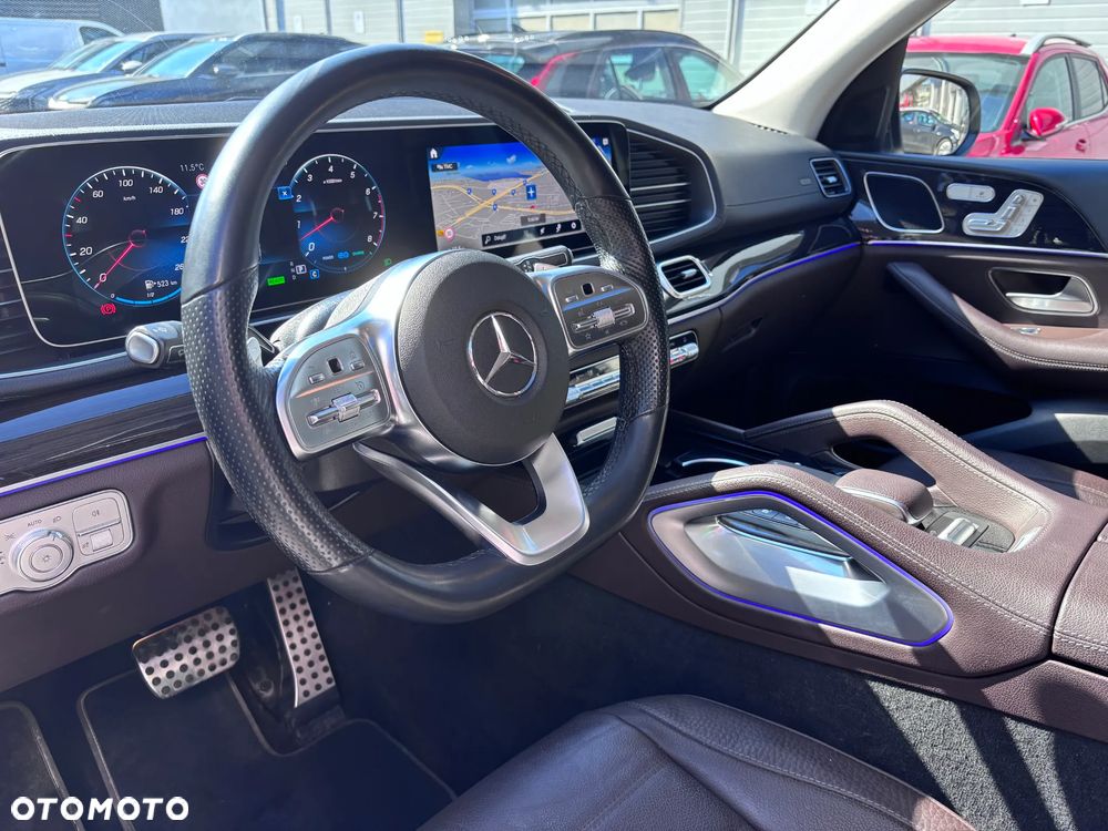 Mercedes-Benz GLS - 12