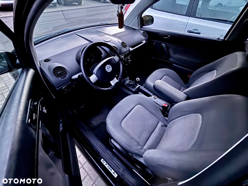 Volkswagen New Beetle - 5