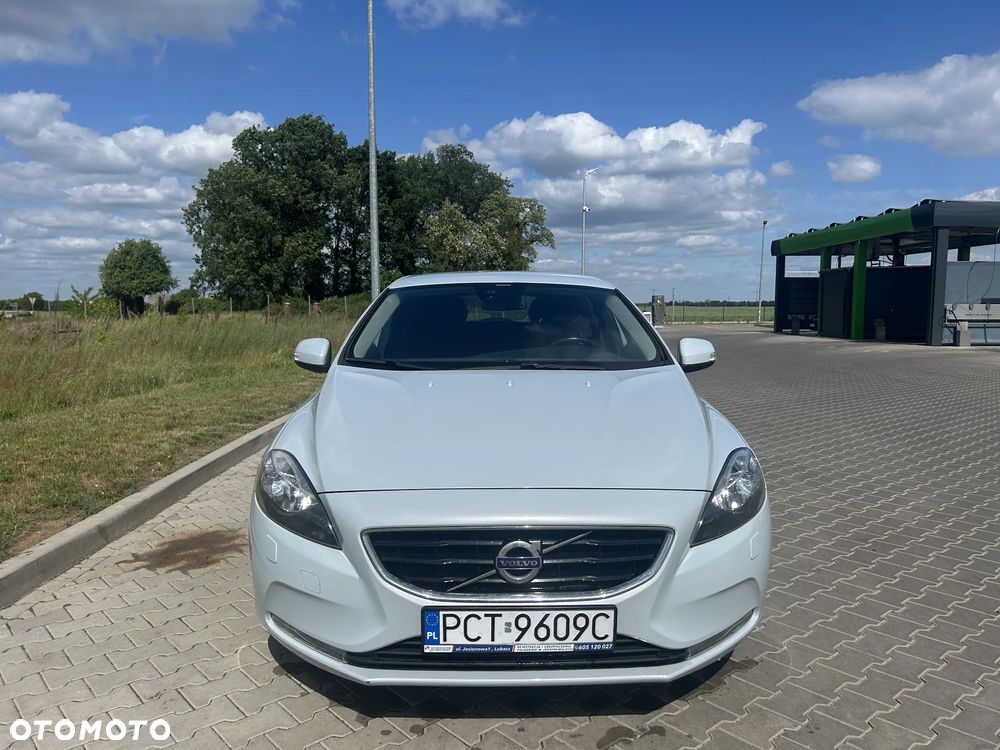 Volvo V40 D2 - 10