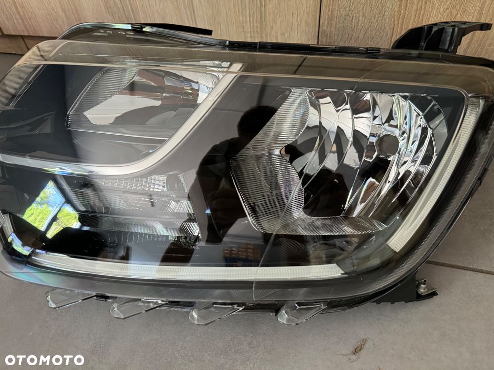 Dacia Duster II lift reflektor przód LED - 2