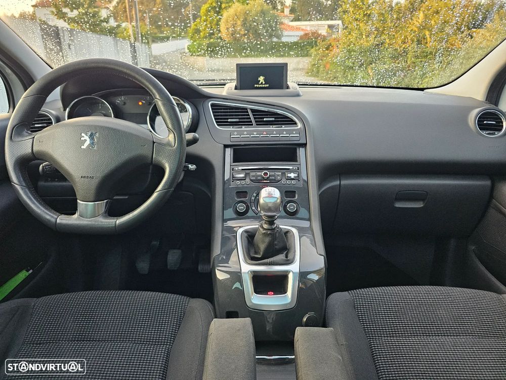 Peugeot 5008 1.6 HDi 7L Allure - 26
