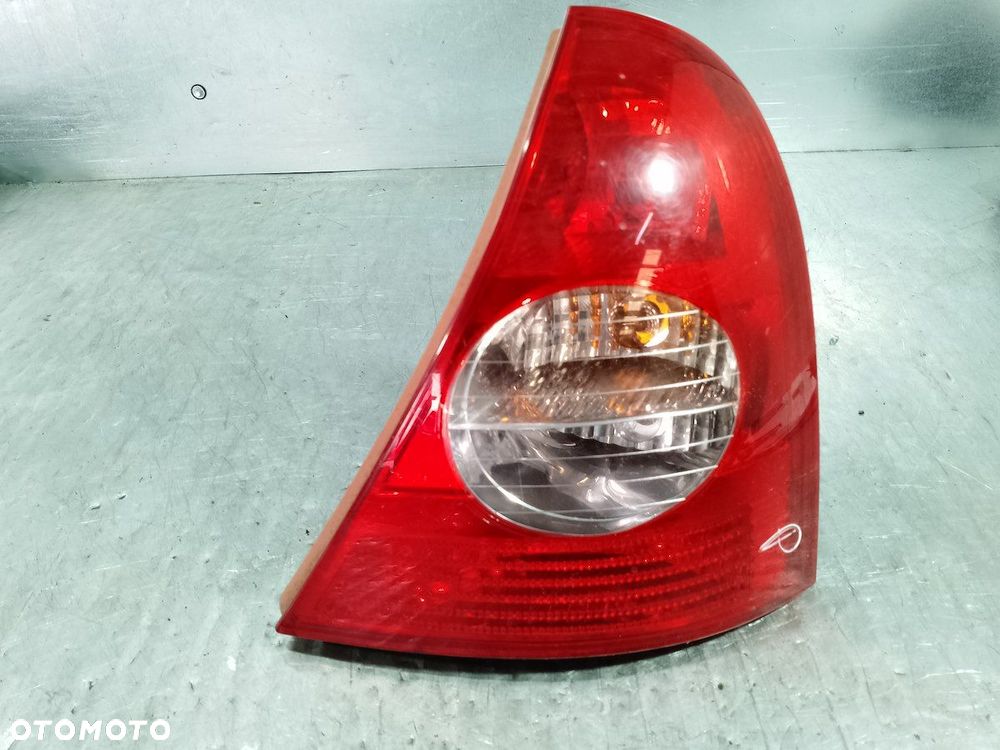 LAMPA TYLNA PRAWA RENAULT CLIO II LIFT 8200071414 HATCHBACK - 1