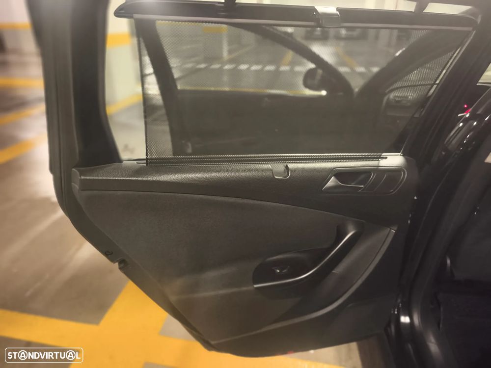 VW Passat Variant 2.0 TDI Highline - 12