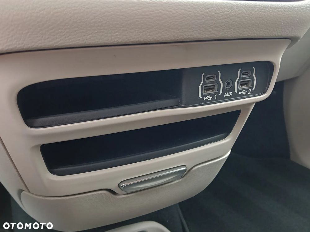 Chrysler Pacifica - 22
