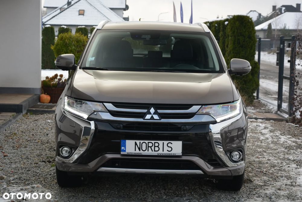 Mitsubishi Outlander 2.0 4WD Top - 10